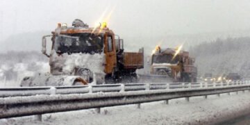 Поради усложнена зимна обстановка се ограничава движението по път I-1 Видин – Монтана – Враца