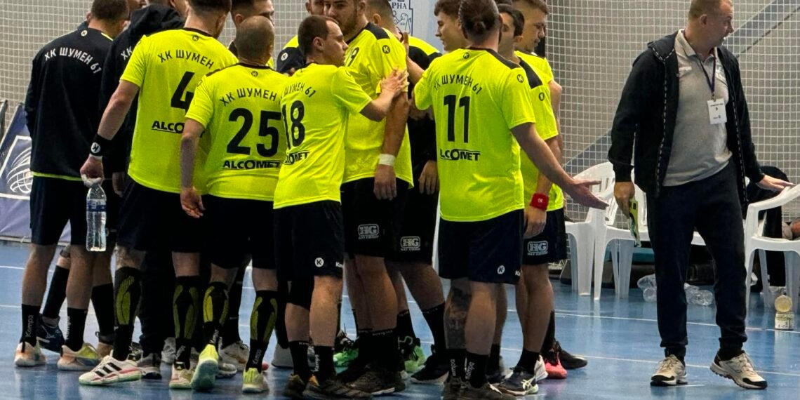 Хандбалният „Шумен 61” с рутинна победа срещу „Осъм” в спортния комплекс „Владислав Варненчик”