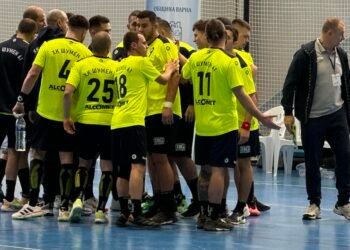 Хандбалният „Шумен 61” с рутинна победа срещу „Осъм” в спортния комплекс „Владислав Варненчик”