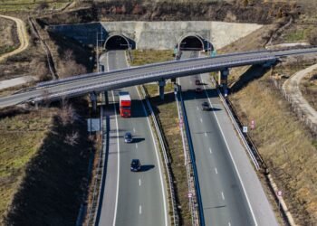 На 4 и 5 февруари за изграждане на станция на мобилен оператор се променя организацията на движение в тунел „Блатино“ на АМ „Струма“