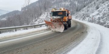 АПИ: Над 440 снегорина обработват републиканските пътища. Шофирайте внимателно!