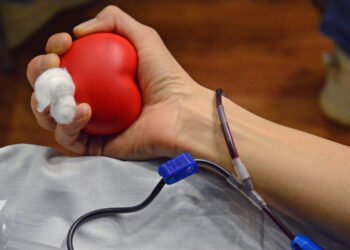 Служители и граждани се включиха в кампания по кръводаряване в сградата на Община Варна