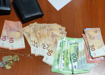 Гранични полицаи задържаха участници в телефонна измама