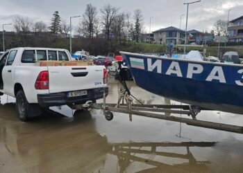 Патрулна лодка на ИАРА в Черно море с нов извънбордов двигател
