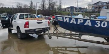 Патрулна лодка на ИАРА в Черно море с нов извънбордов двигател