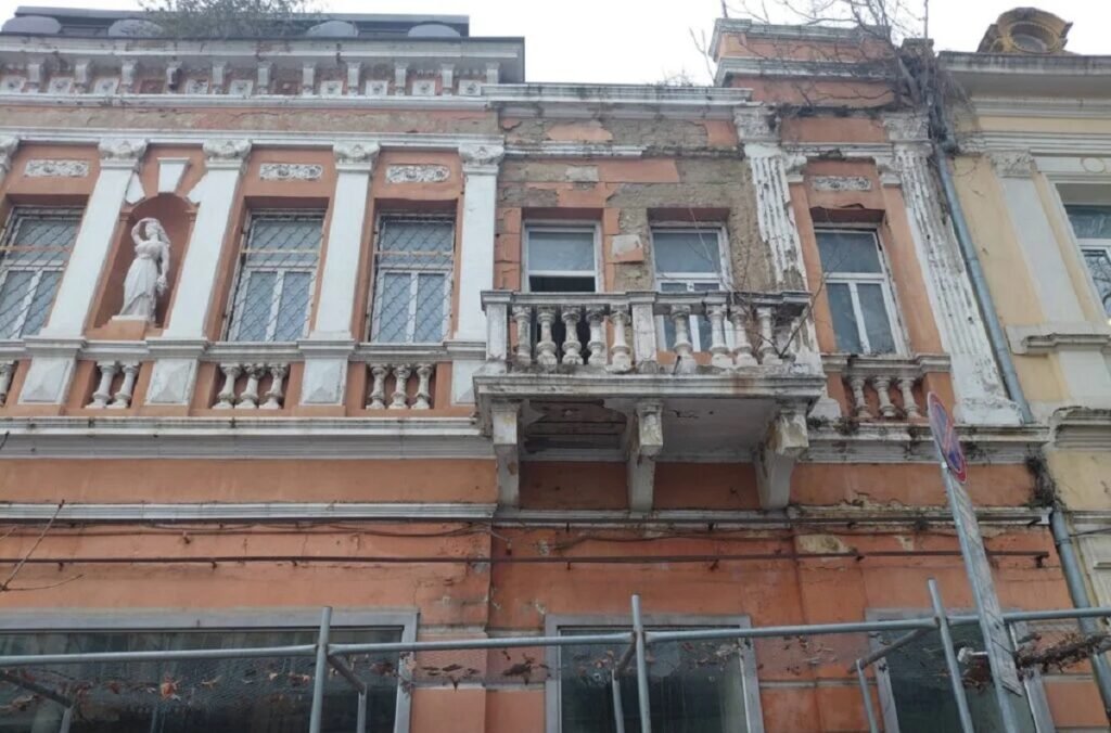 Опасна сграда – паметник на културата на ул. „Преслав“ 51 във Варна