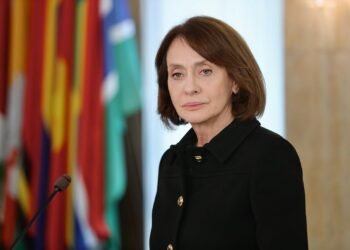 Надежда Нейнски встъпи в длъжност като министър на външните работи на Република България