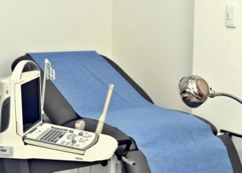 След скандала със салоните за епилация: МЗ с проверка по случай с изтекли кадри на жени от гинекологичен кабинет