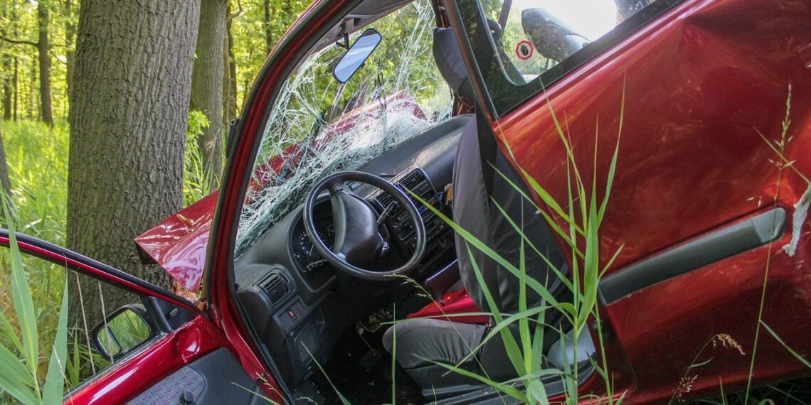 Мъж е с тежки наранявания след катастрофа край Варна