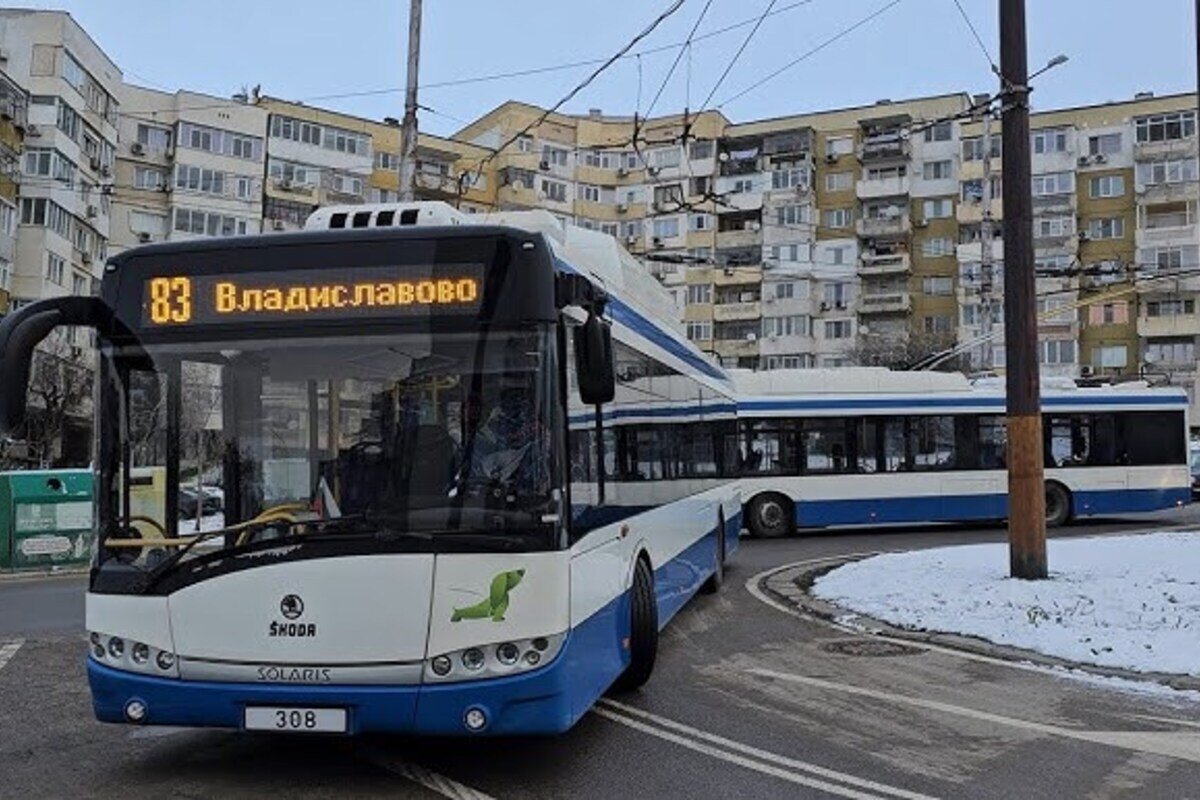 Тролейбус от линия №83 на градския транспорт във Варна