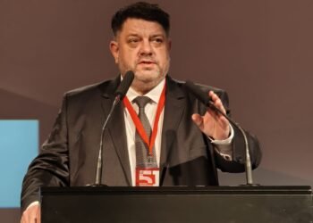 Атанас Зафиров: Подавам оставка, но оставам, защото вярвам в БСП