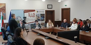 Община Варна участва във форум „Кариери“ в Икономическия университет