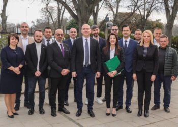 Коалиция „Прогресивна България” регистрира листата си в 3-ти МИР Варна за участие в парламентарните избори на 19 април (ВИДЕО)