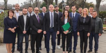 Коалиция „Прогресивна България” регистрира листата си в 3-ти МИР Варна за участие в парламентарните избори на 19 април