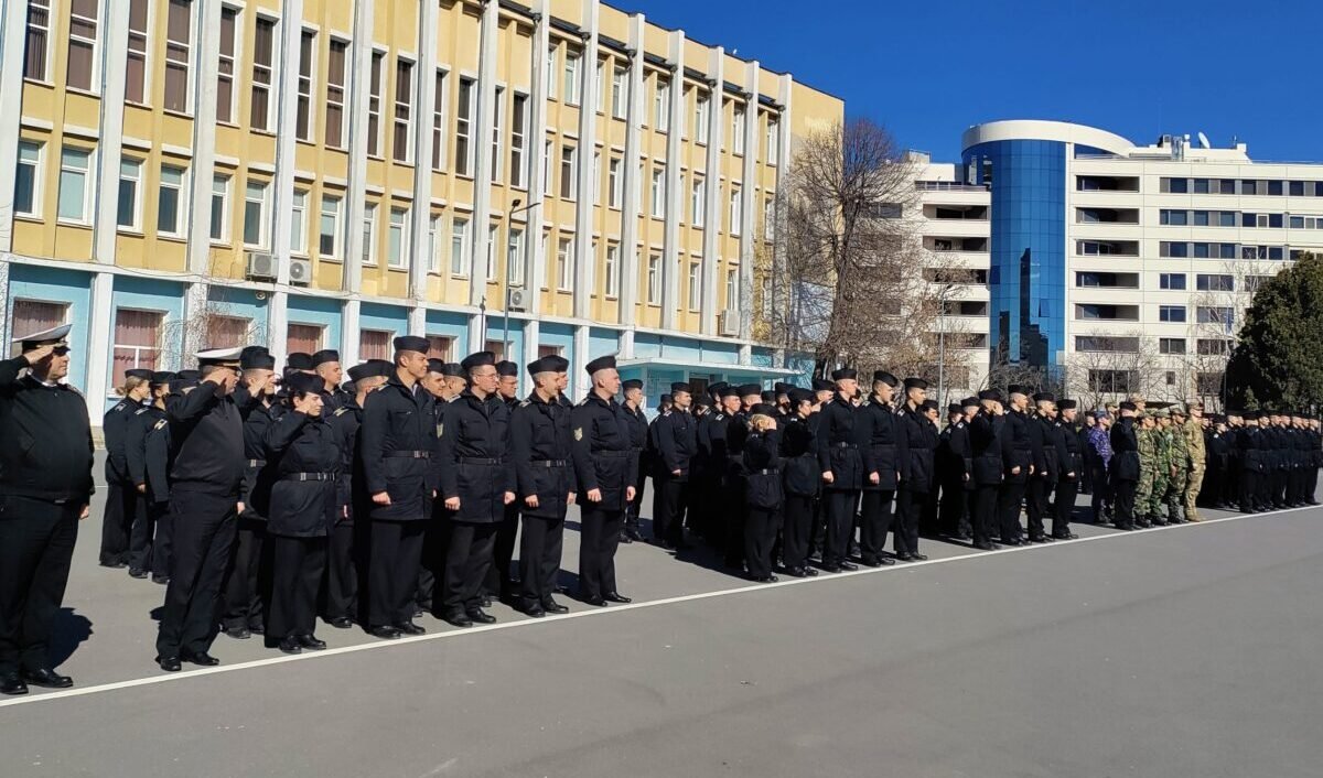 курсанти от различни държави на обучение във ВВМУ Н. Й. Вапцаров във Варна