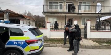 КПП-та и масови проверки във Варна – десетки нарушения и задържани (СНИМКИ)