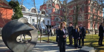 Илияна Йотова: Днес молитвата ни е за мир, разум и диалог