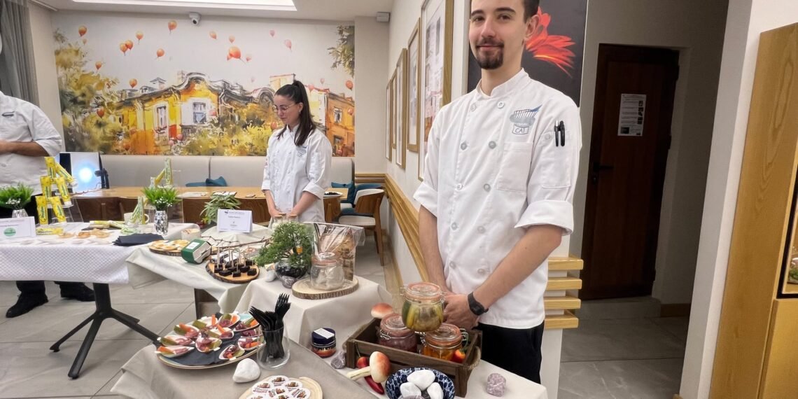 Калин Коюв от ВУМ Варна създаде комплект за бързо майсторене на туршийка с азиатски привкус (ВИДЕО)