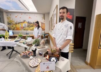 Калин Коюв от ВУМ Варна създаде комплект за бързо майсторене на туршийка с азиатски привкус (ВИДЕО)