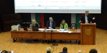 Община Варна може да се изправи пред съдебен спор заради Международния балетен конкурс, заяви общинският съветник Юлиян Минчев.