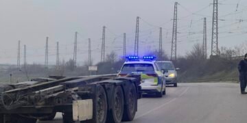 Ремарке на камион се откачи на пътя между Разделна и Пристанище Варна – Запад