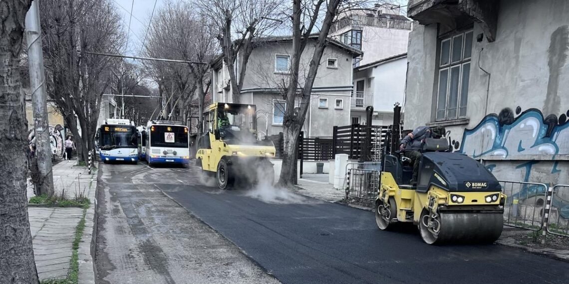 Повече пари за улиците във Варна: Трикратно увеличение за кърпене на дупки и тротоари