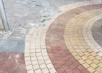 След месеци чакане: Ремонтираха пропадането на ул. „Михаил Колони“, но недоволството остана