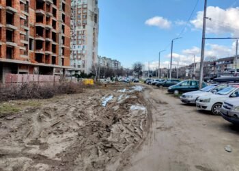 90 нови паркоместа до бул. „Трети март“? Идеята предизвика спор за зелените площи