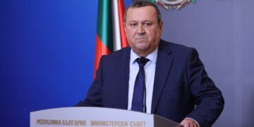 Министър Адемов: Правителството ще подпомогне до 1 380 000 уязвими при скок на цените на горивата