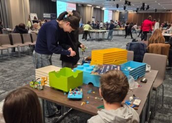 В Деня на водата STEM състезание събра във Варна 20 ученически отбора от цяла България