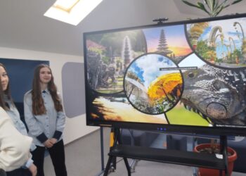 Tour Expo 2026 във Варненска търговска гимназия – когато часът по английски се превърне в пътешествие около света