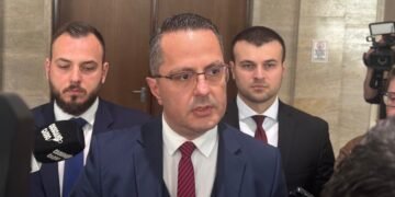 Цончо Ганев призова за незабавно падане на санкциите срещу Руската федерация и таван на цените на горивата