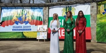 Със завладяващ концерт и изложба под открито небе Девня празнува 3 март (СНИМКИ)