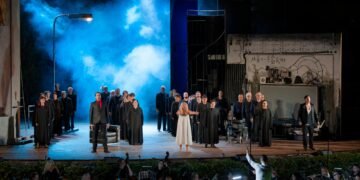 Маестро Светослав Борисов с престижна награда във Варна: „Пулсираме заедно“ преди световното излъчване на „Фауст“