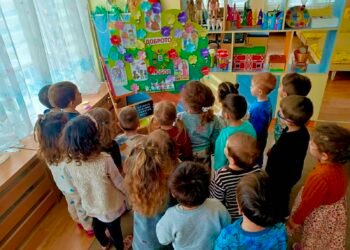 Деца от цялата страна разказват как изглежда доброто през техните очи