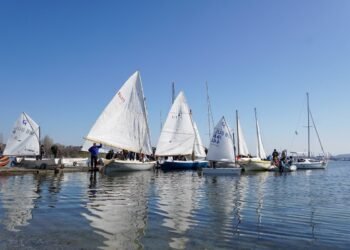 12 екипажа участваха в 70-ата регата „Трети март“ на Варненското езеро