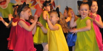 Деца и популярни изпълнители излизат на сцена във Варна в спектакъла „Вълшебници“