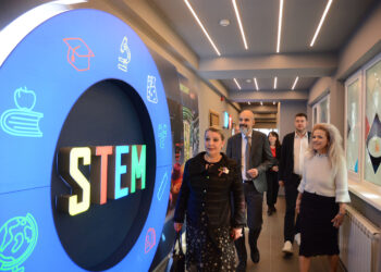 STEM център „Дигитален шеф“ във Варна: ученици ще готвят с 3D принтери и VR технологии