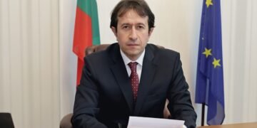 Министър Корман Исмаилов: Над 60% от пощенските служители са на минимална заплата, а изпълнителният директор получава над 7600 евро