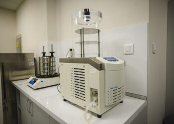 Варна с нова високотехнологична лаборатория за персонализирани импланти