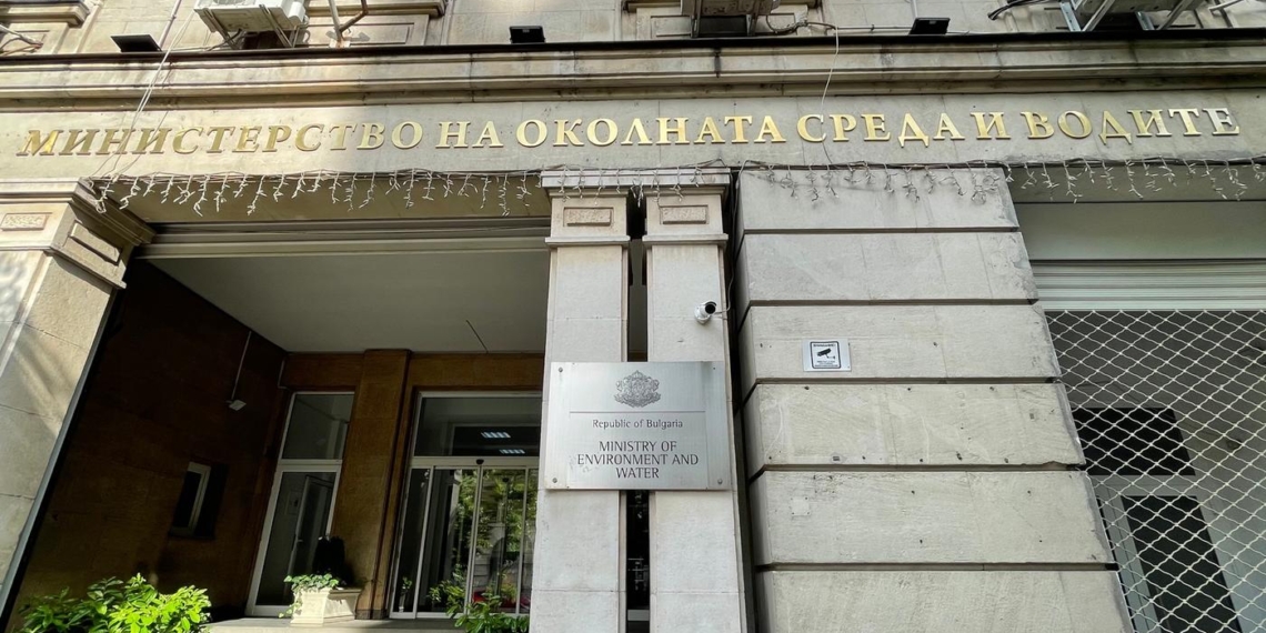 Министър Юлиян Попов изиска осигуряване на публичен достъп до първични данни от мониторинга на водите в обработваем формат