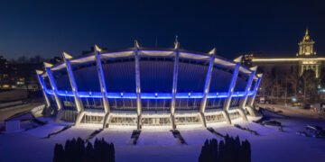 Обновиха фасадното осветление на Двореца на културата и спорта във Варна