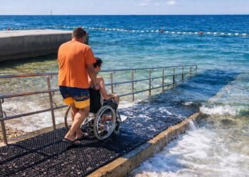 Плажове за хора с увреждания: държавата подготвя списък преди летния сезон