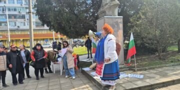 Протест в Аспарухово срещу презастрояването: Искат мораториум върху строежите и спиране на сечта (ВИДЕО)