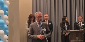 Йордан Цонев пред стотици симпатизанти във Варна: Партиите идват и си отиват, ДПС остава! (ВИДЕО)