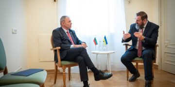 Министър Игнатов подписа споразумение за Болградската гимназия – гарантирано обучение на български език в Украйна