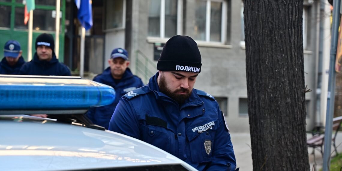 С едноминутно мълчание екипите на ОДМВР- Варна и РДПБЗН отдадоха почит към загиналите служители на реда (ВИДЕО)