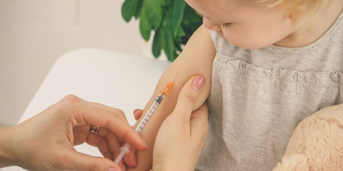 Проф. д-р Мумджиев: При неблагоприятна епидемиологична ситуация най-голям е рискът за неимунизираните