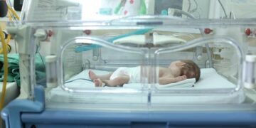 Всяко десето бебе у нас се ражда преждевременно: над 3500 получили подкрепа през 2025 г.