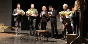 Награди „Златна маска“ за 105 години Варненски театър, почетен плакет за Костадин Бандутов